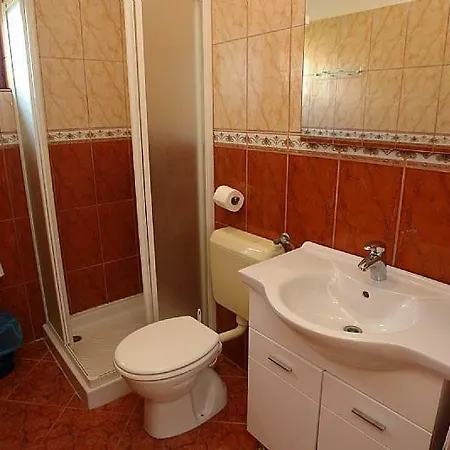 Couette-café Pansion Gea Pag Town