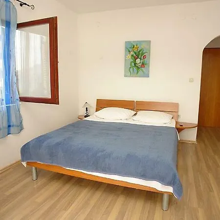 Couette-café Pansion Gea 3*